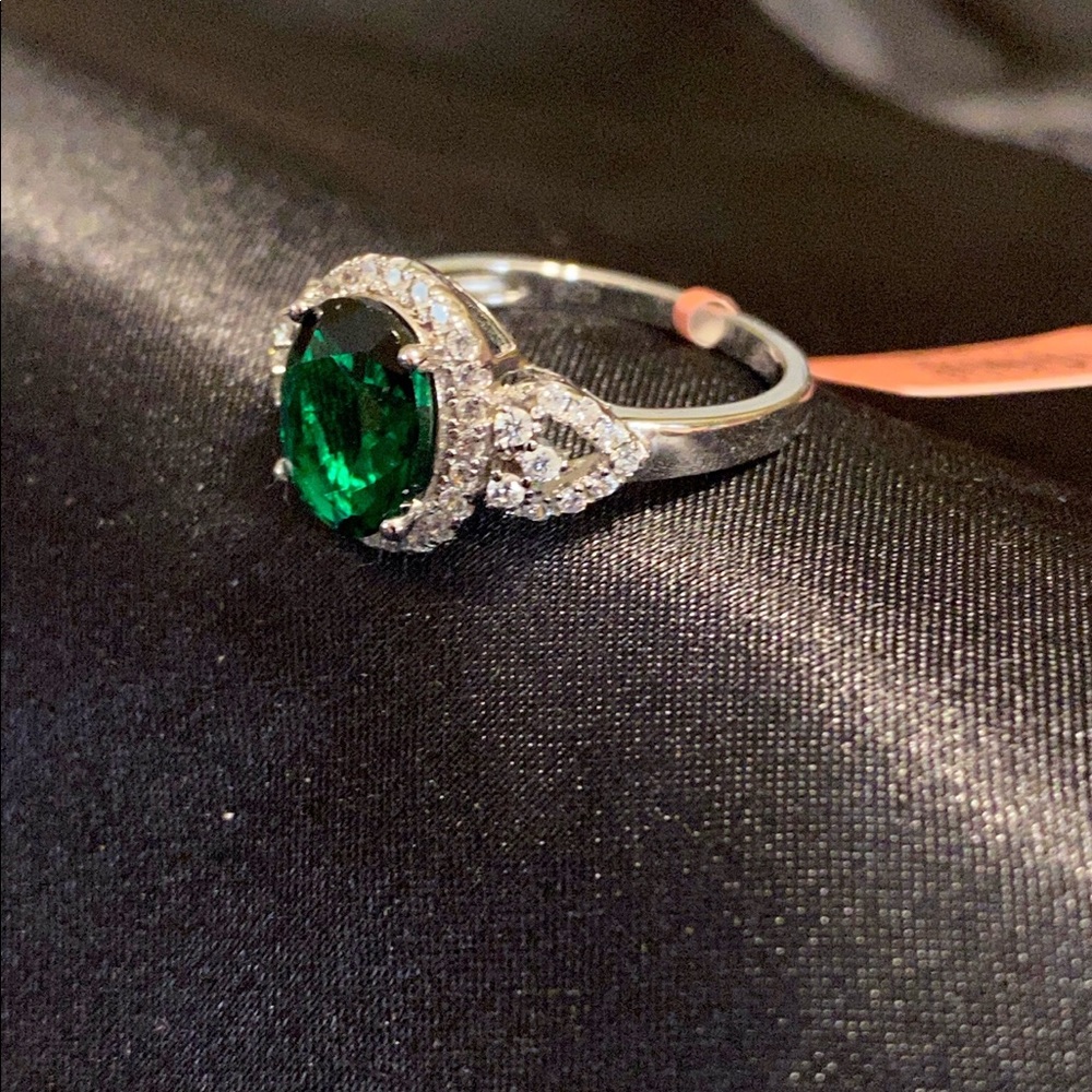 Simulated Emerald Ring - Picture 3 of 5